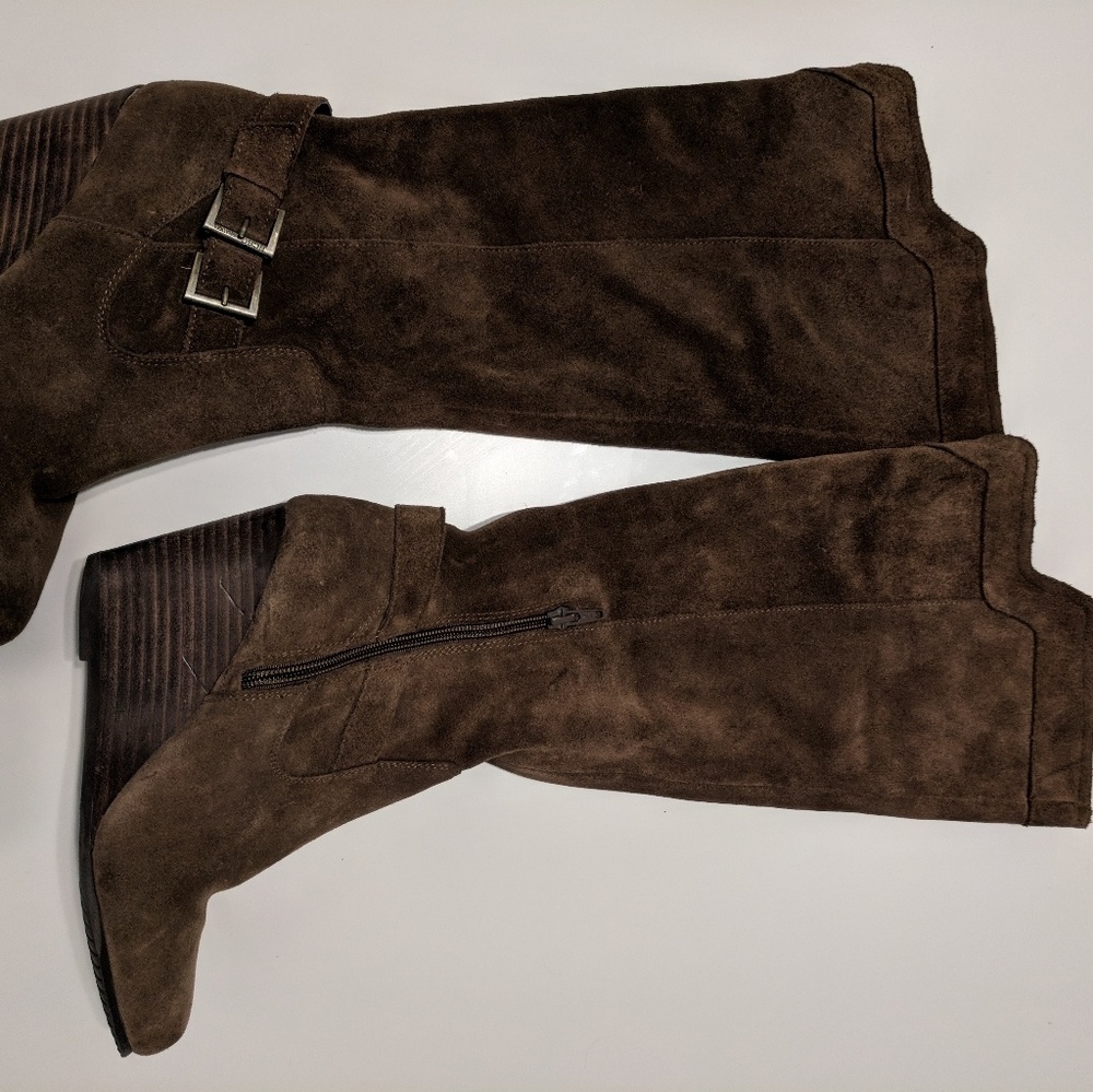 Brown bcbg boots